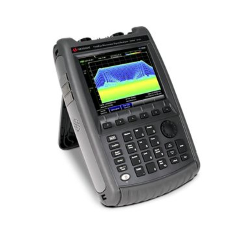 N9960B FieldFox käeshoitav mikrolainespektri analüsaator